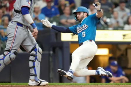 Henderson allows 1 hit in 7 innings as Brewers top Rangers 6-1